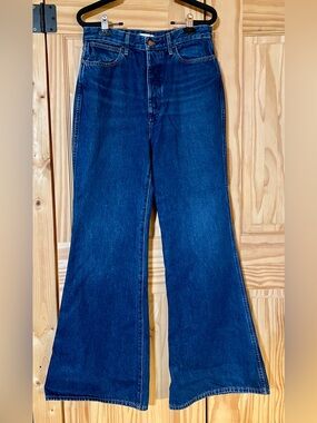 Wrangler Wanderer Women's Flare and fit Jeans in Deep Indigo